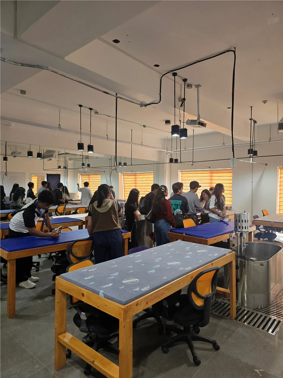  LCIC Opens Its Doors to Future Global Leaders Through Inspiring Campus Tour